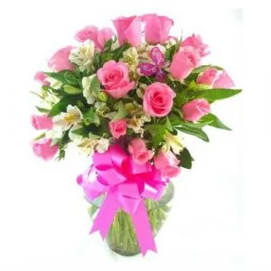 floreros con rosas