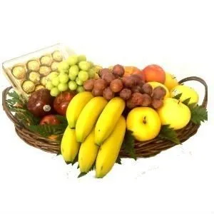 Canasta de frutas y chocolates
