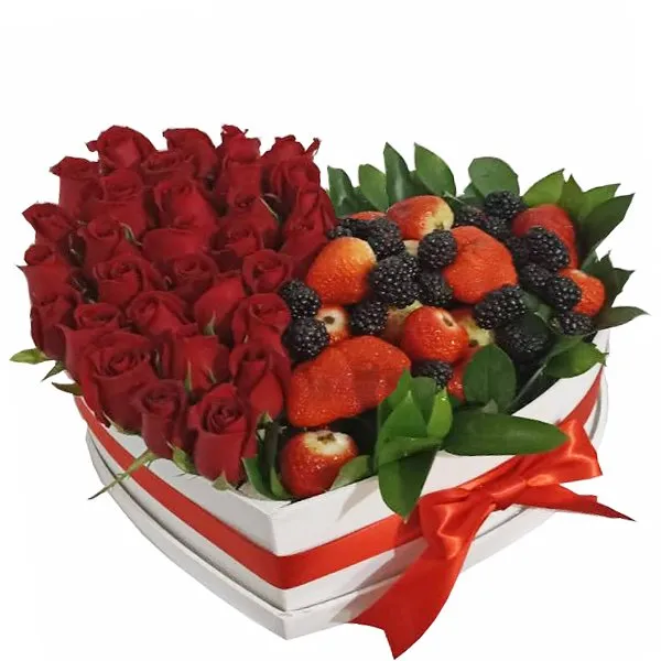 Corazón de rosas y fresas - Imagen 2