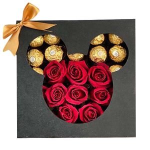 Caja de chocolates y rosas