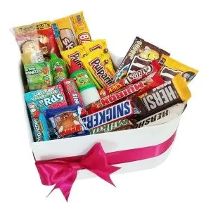 caja en forma de corazon con dulces