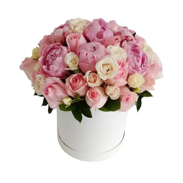 Peonias y rosas en caja