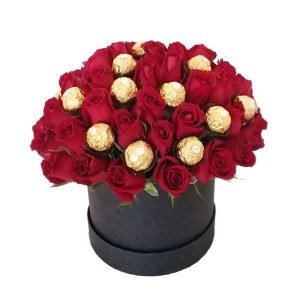 Caja con rosas y chocolates