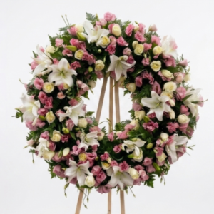 Corona Fúnebre con Lilis y Lisianthus