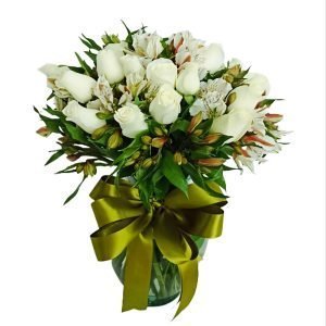 24 rosas con astromelias blancas