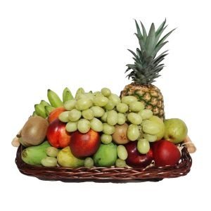 Canasta con frutas de temporada